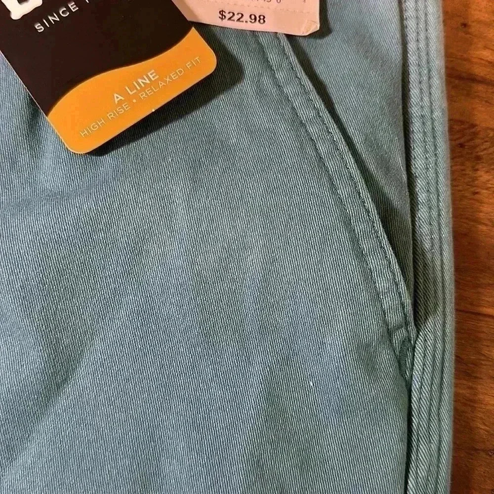 NWT Lee women’s heritage teal shorts size 2 relaxed fit high rise a line midway - Picture 4 of 8